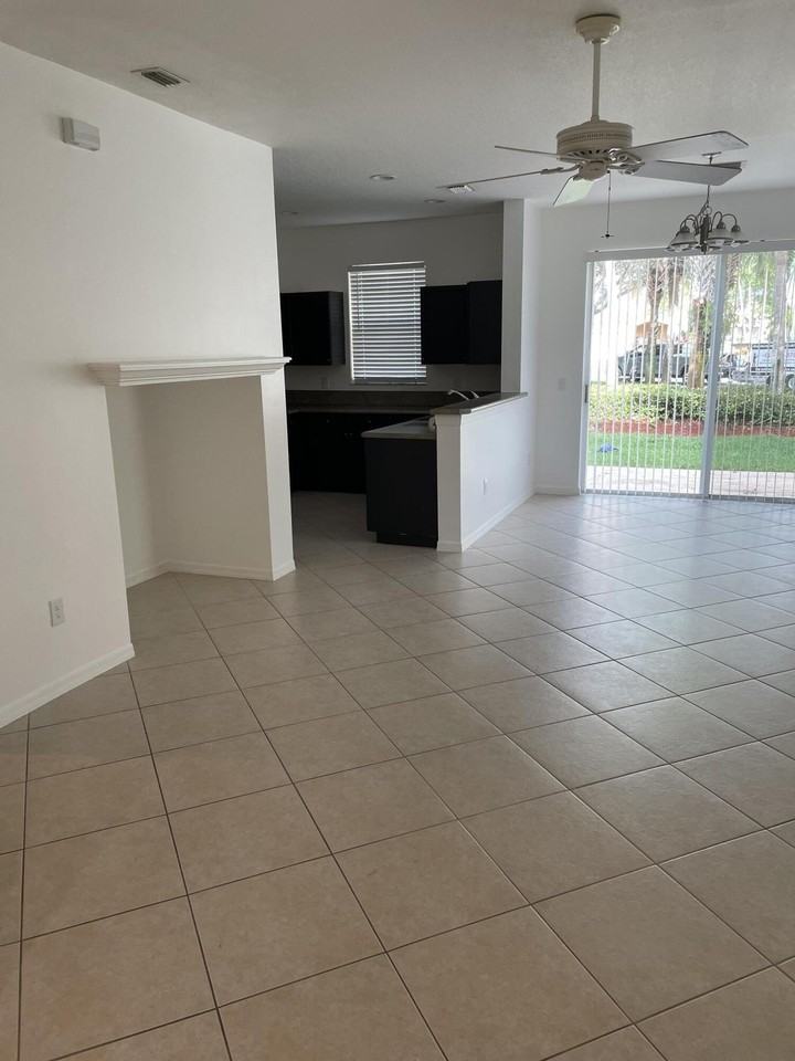 401 Rainbow Springs Ter - Photo 5 of 21