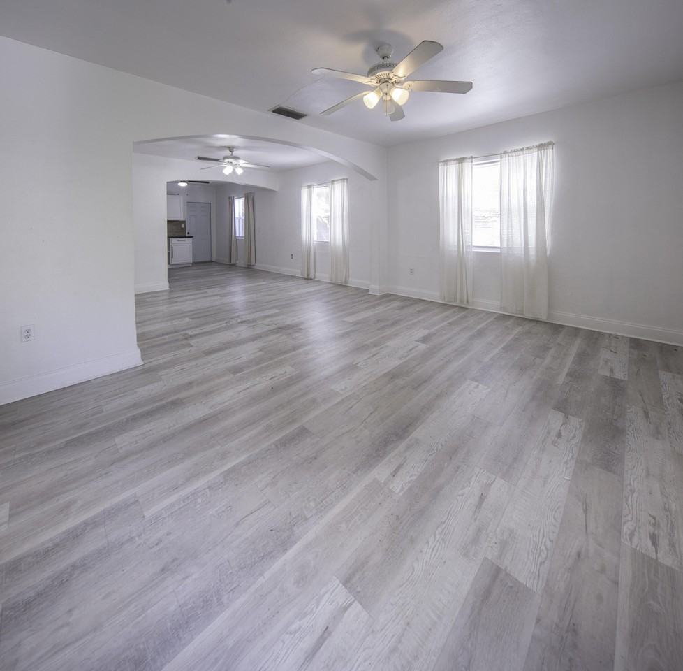 1147 15th Ave N #A - Photo 4 of 16