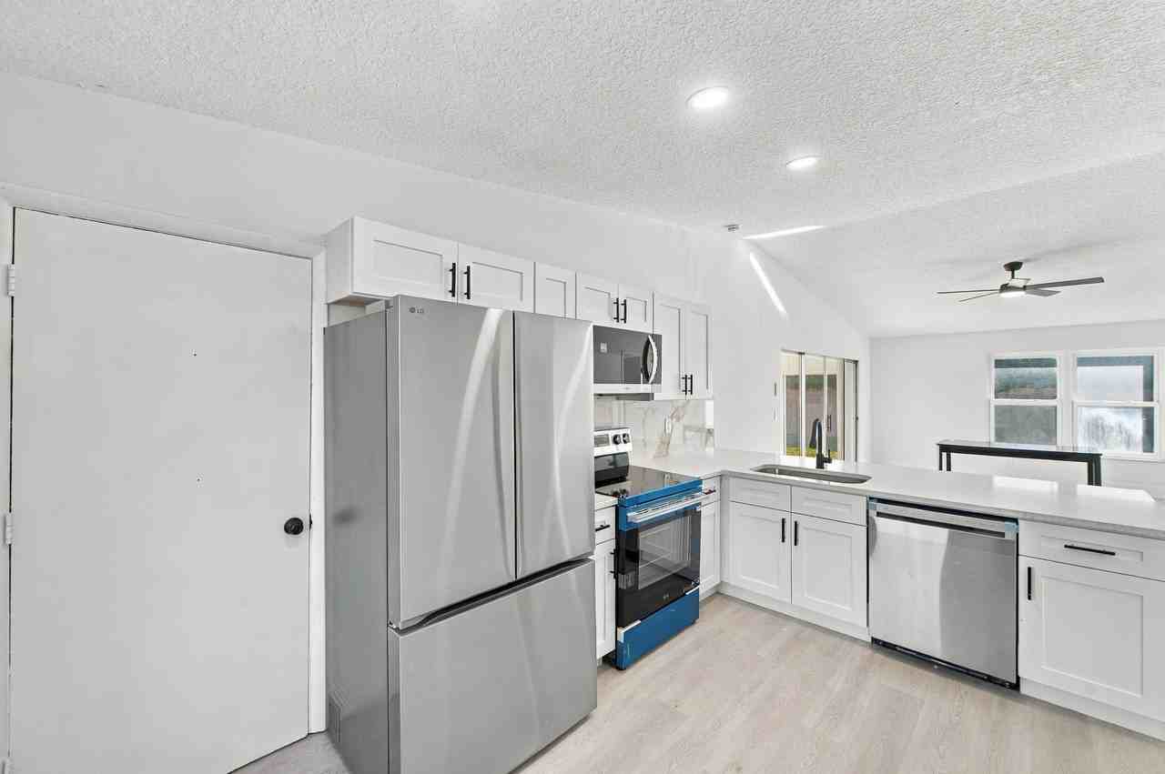 15676 Bottlebrush Cir - Photo 6 of 27
