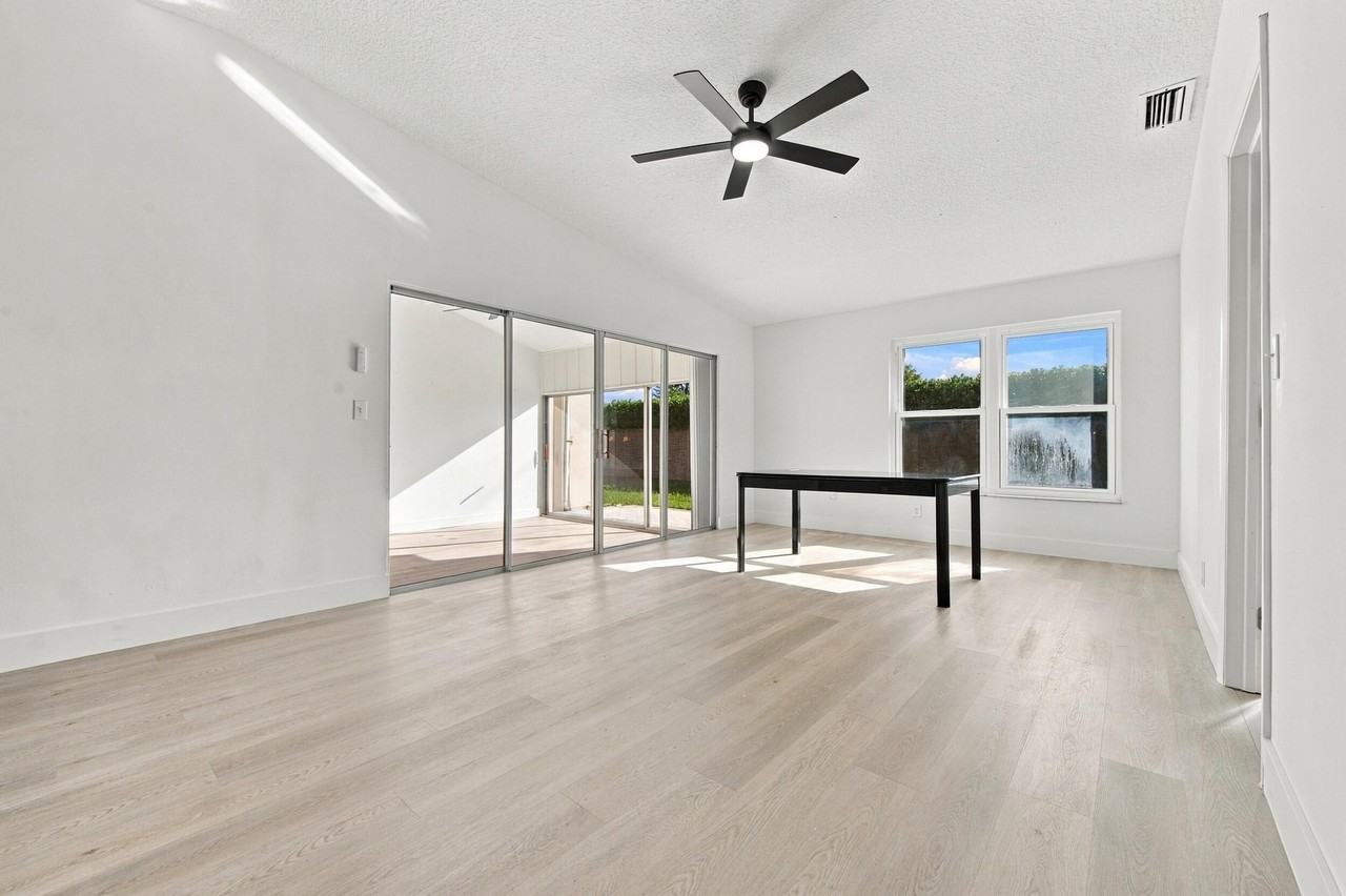 15676 Bottlebrush Cir - Photo 7 of 27