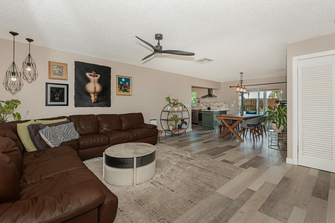 19442 Colorado Cir - Photo 4 of 29