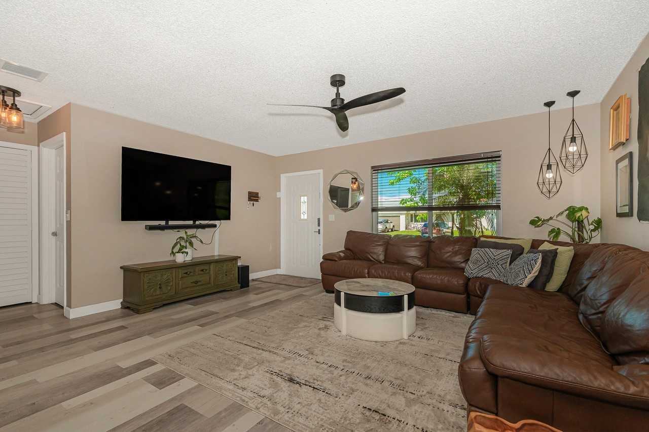 19442 Colorado Cir - Photo 6 of 29