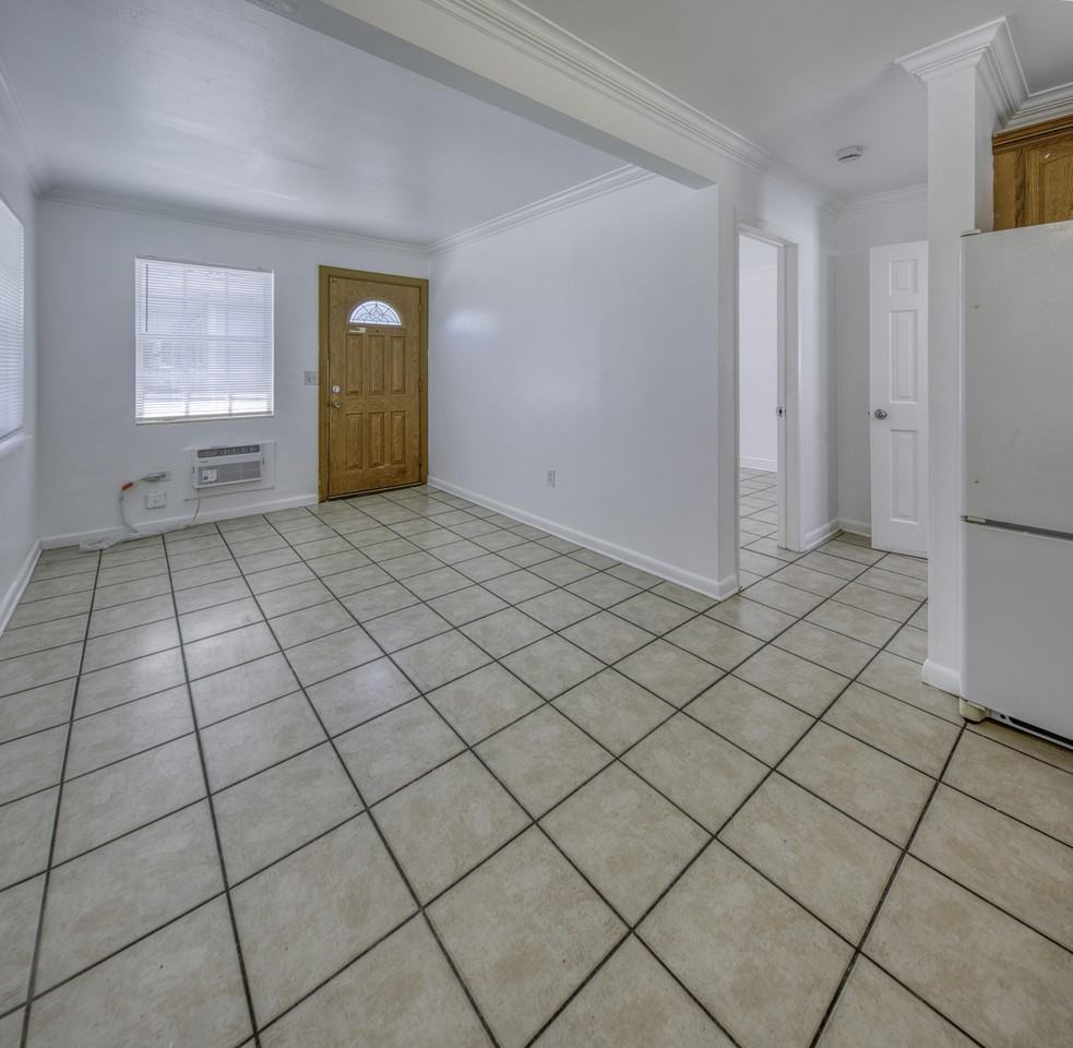 423 S F St #1 - Photo 4 of 9