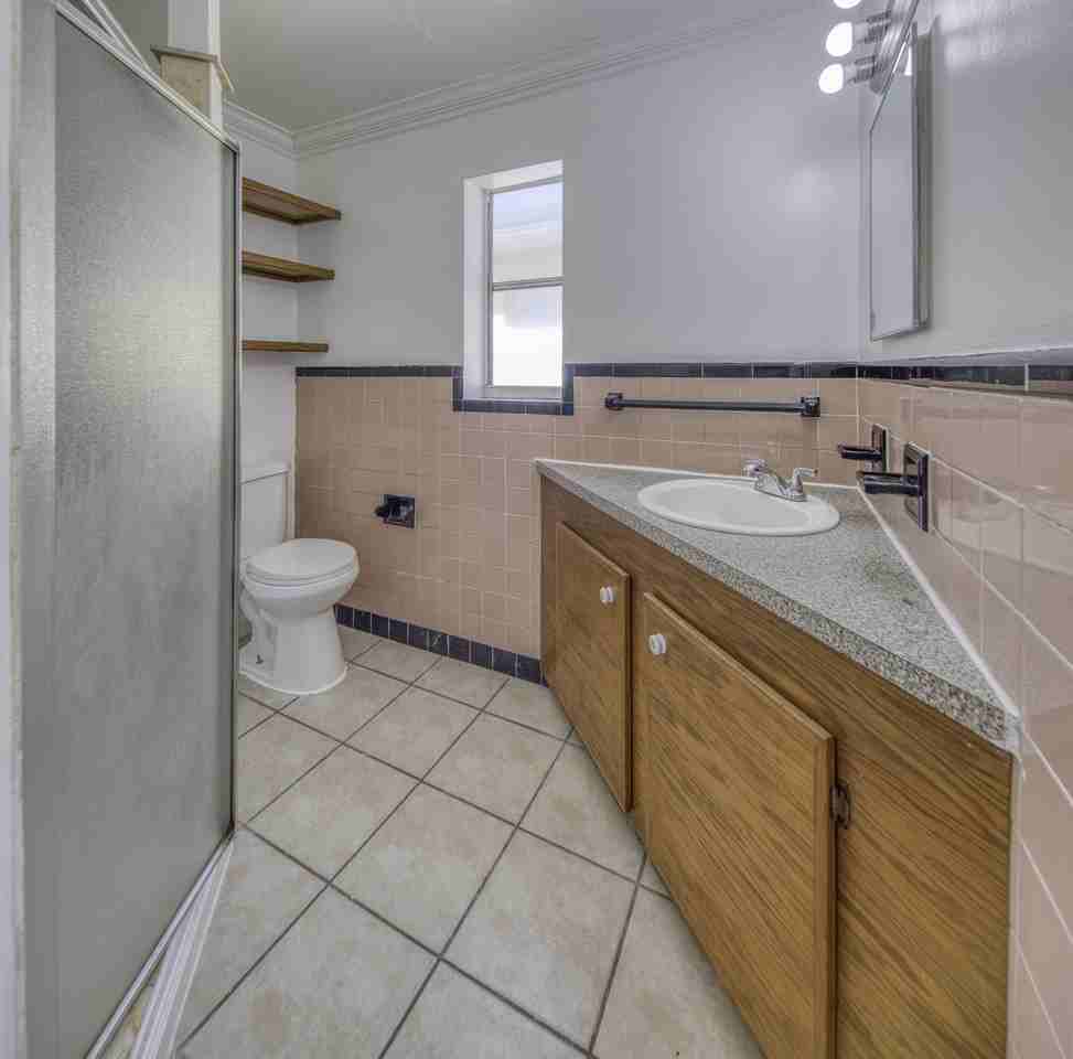 423 S F St #1 - Photo 5 of 9