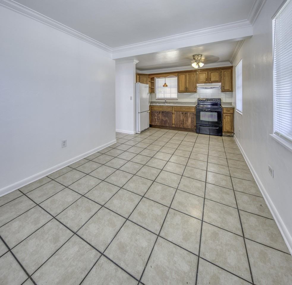423 S F St #1 - Photo 7 of 9