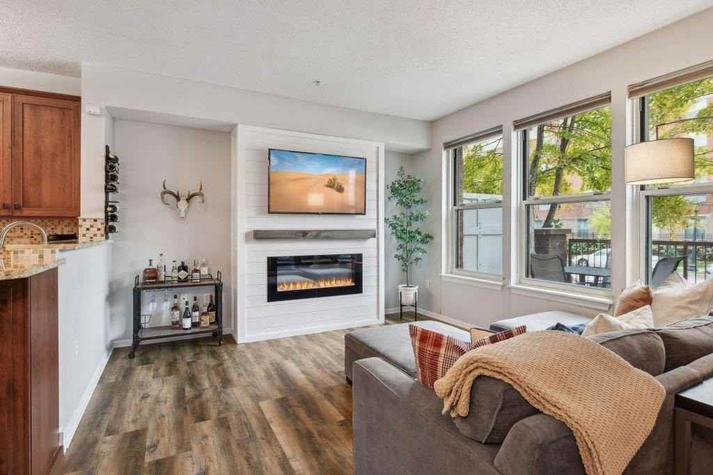 580 N 2nd St #104 - Photo 2 of 25
