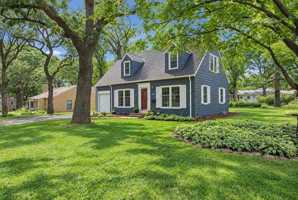 featured image of 3851 Woodland Dr