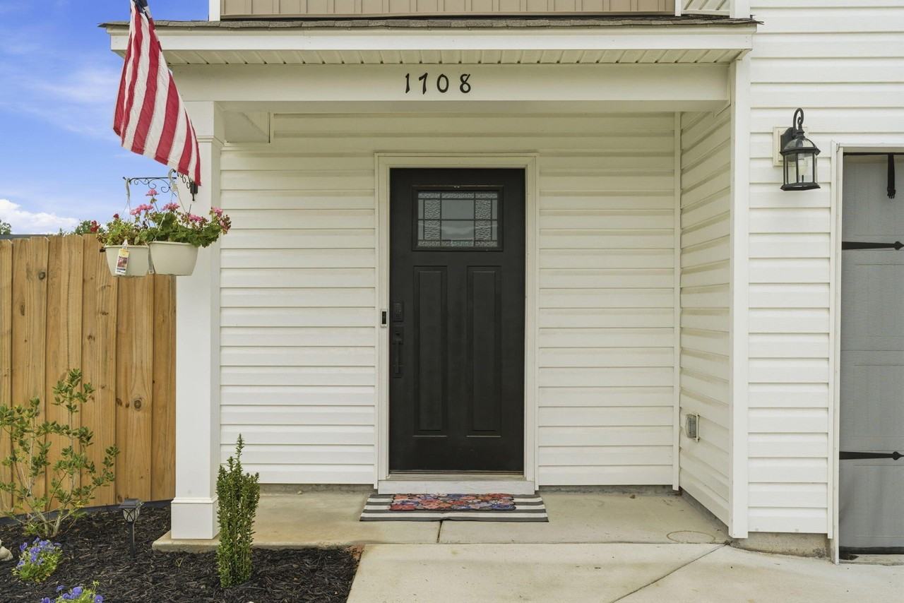 1708 Camazay Dr - Photo 4 of 37