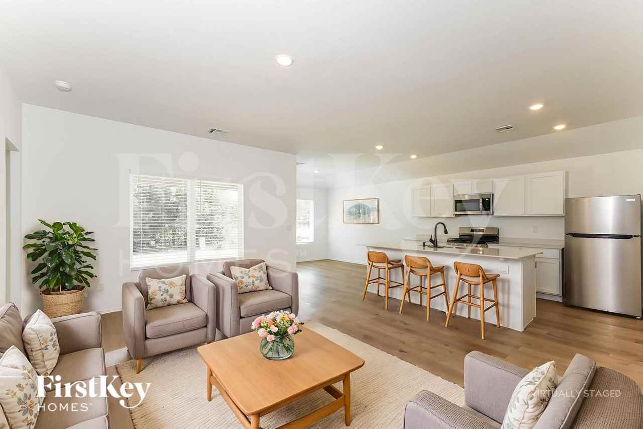 4016 Olivia St - Photo 3 of 19