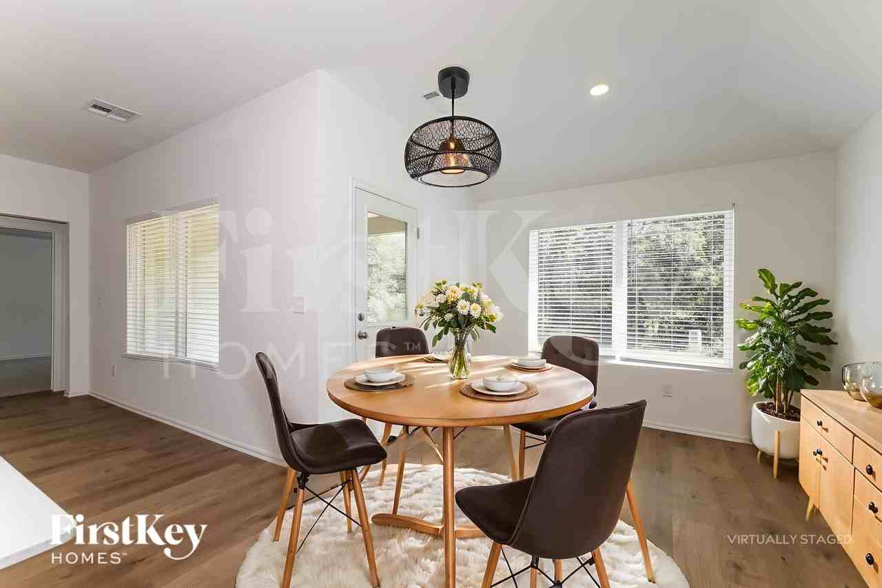4016 Olivia St - Photo 5 of 19