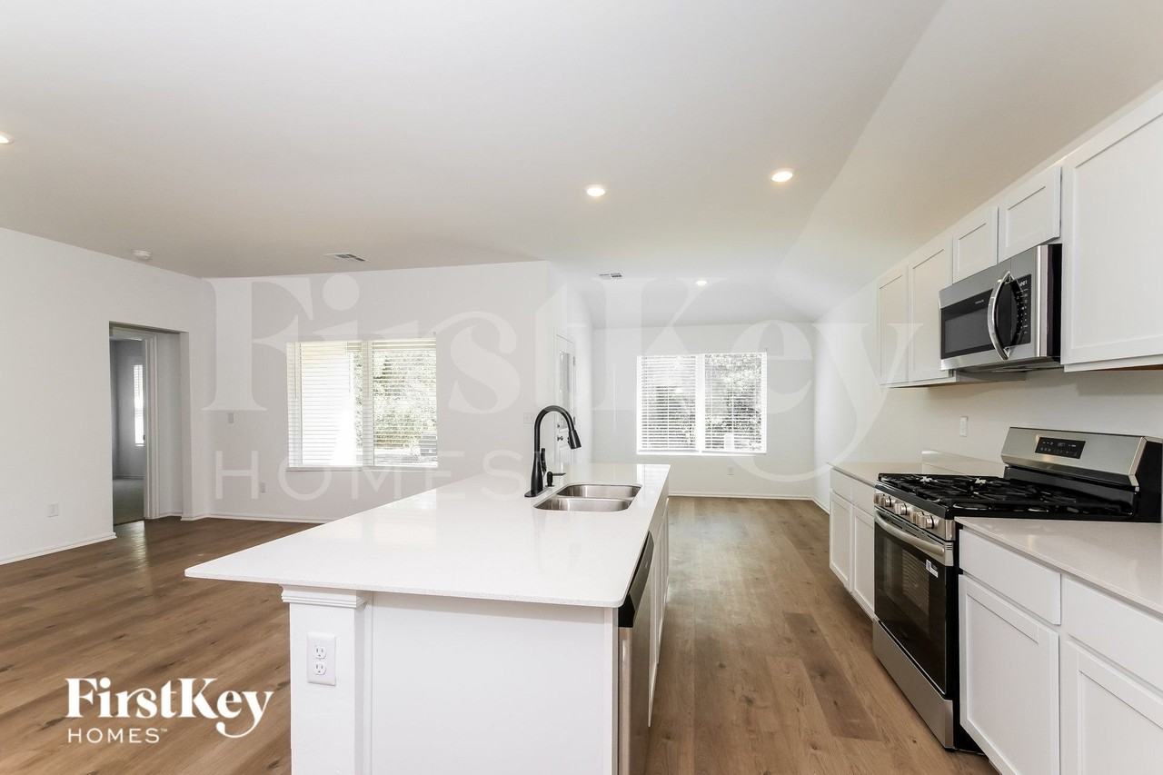 4016 Olivia St - Photo 7 of 19