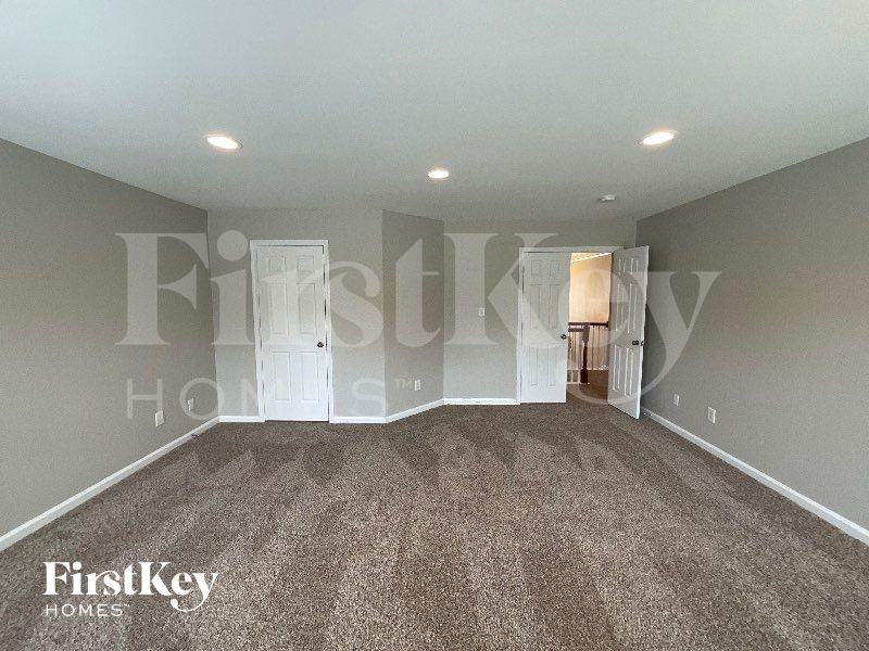 1610 Lakefield Dr - Photo 7 of 11