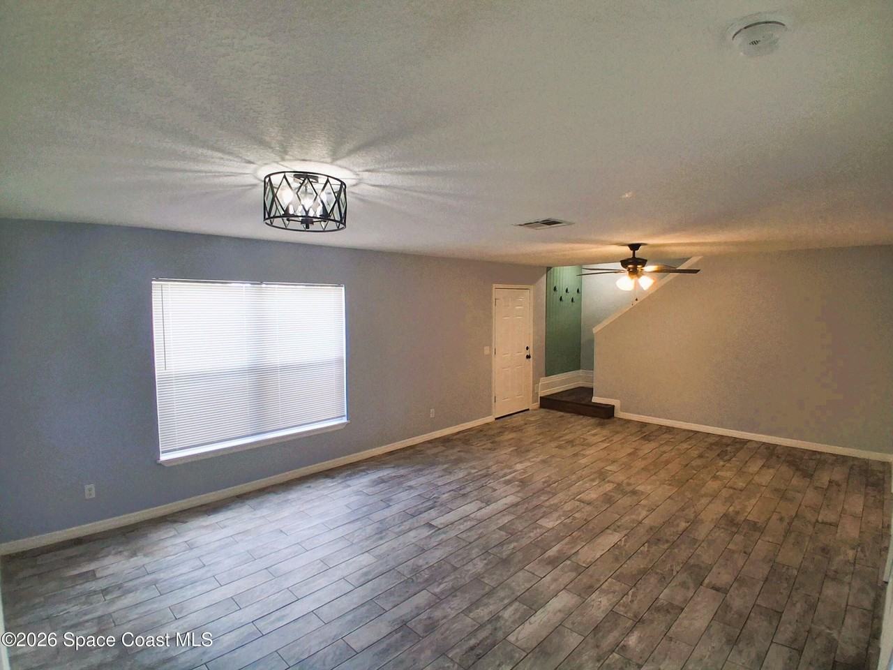 3338 Jupiter Blvd Se - Photo 3 of 34