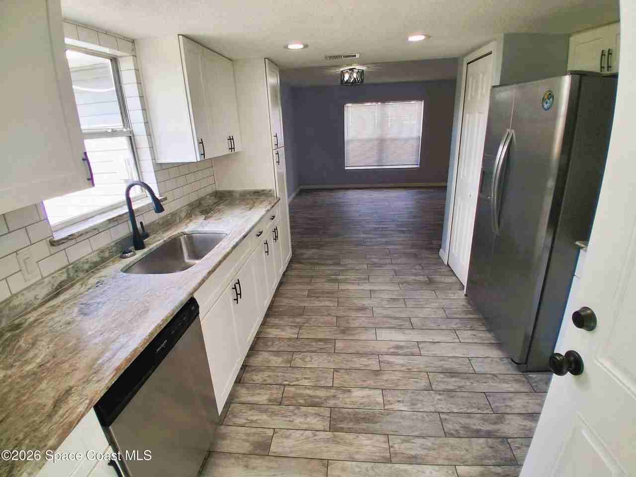 3338 Jupiter Blvd Se - Photo 7 of 34