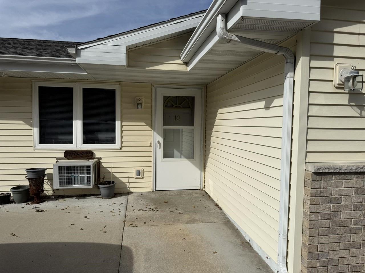 912 Monroe St #10 - Photo 2 of 11