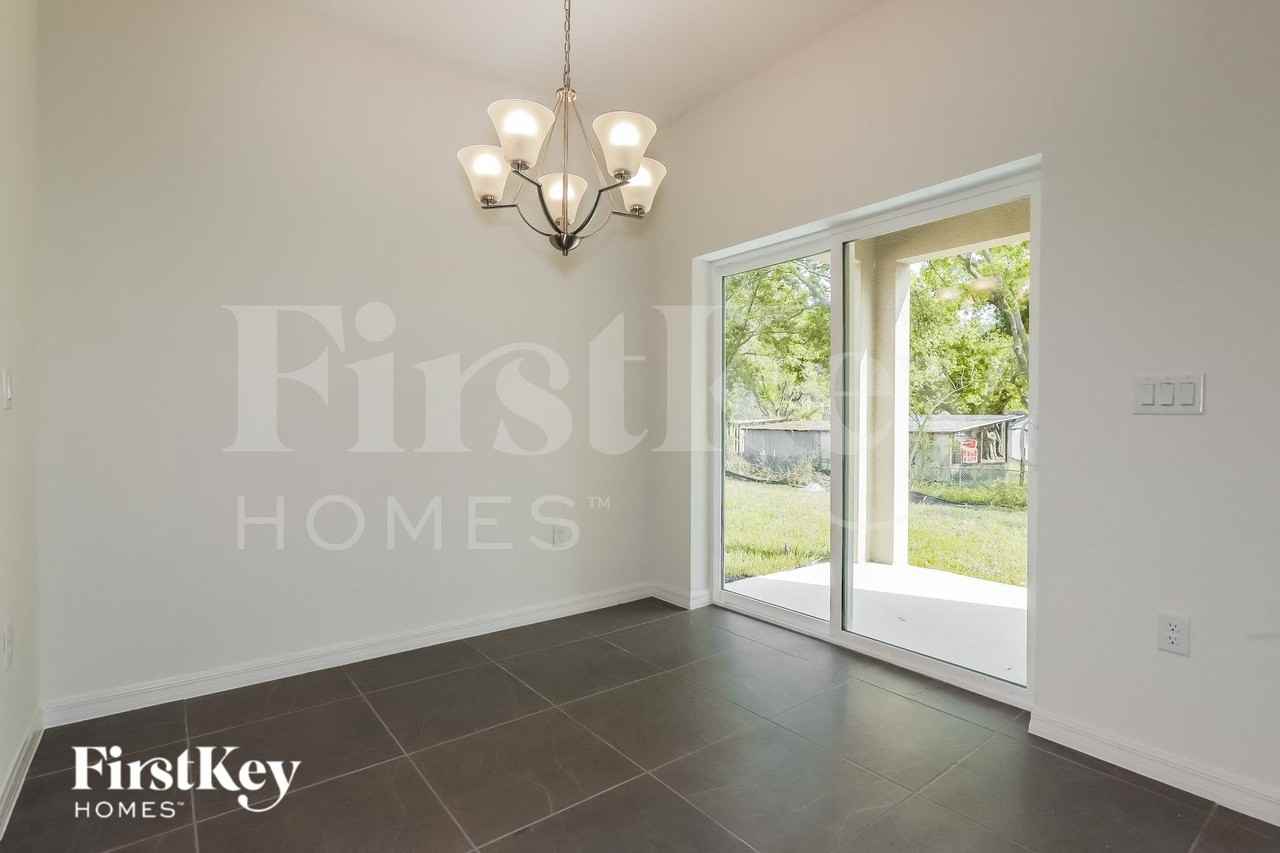 174 Windsor Reserve Dr - Photo 4 of 17