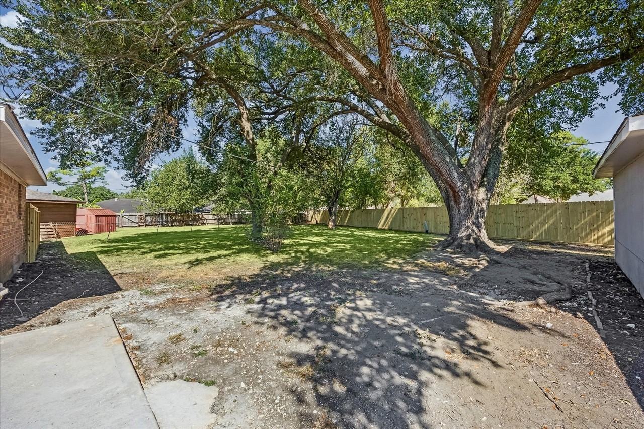 11027 Sagehill Dr - Photo 5 of 20
