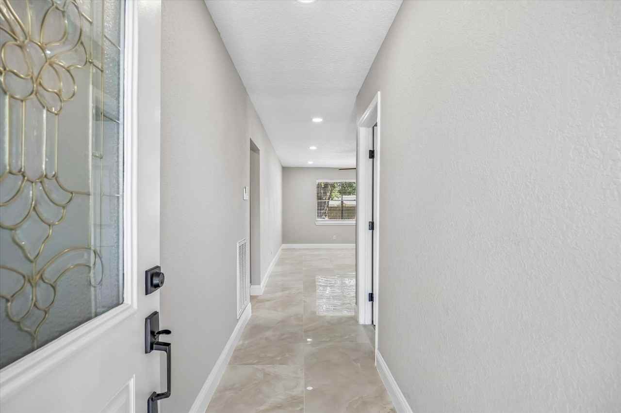 11027 Sagehill Dr - Photo 7 of 20