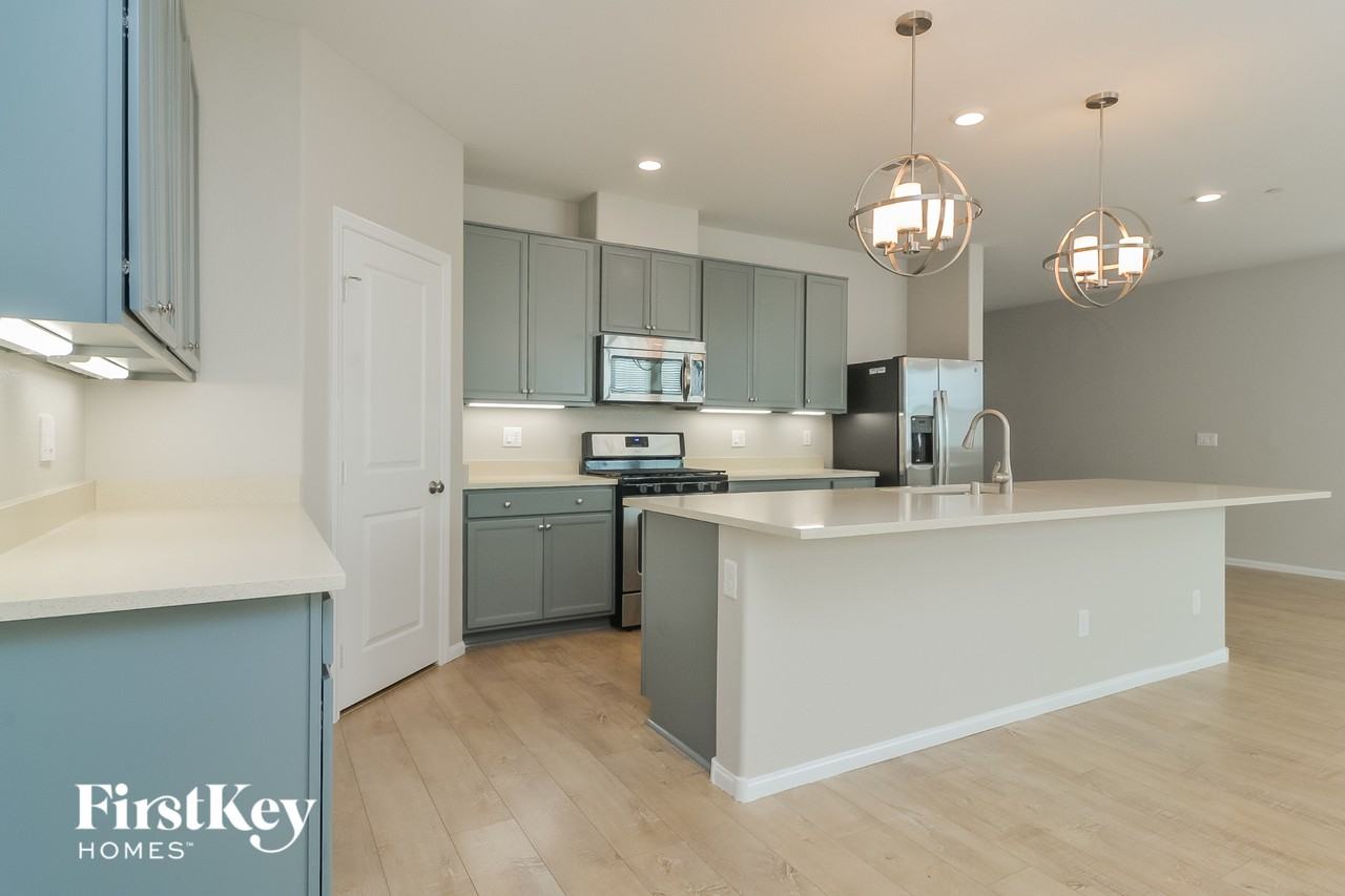 155 Littlestone St - Photo 7 of 15