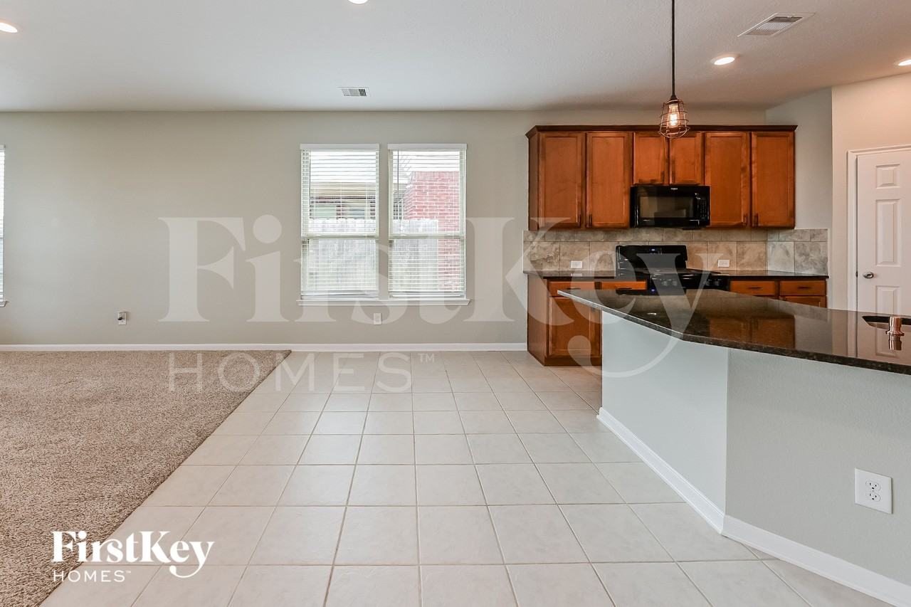 25322 Squire Knoll St - Photo 5 of 16