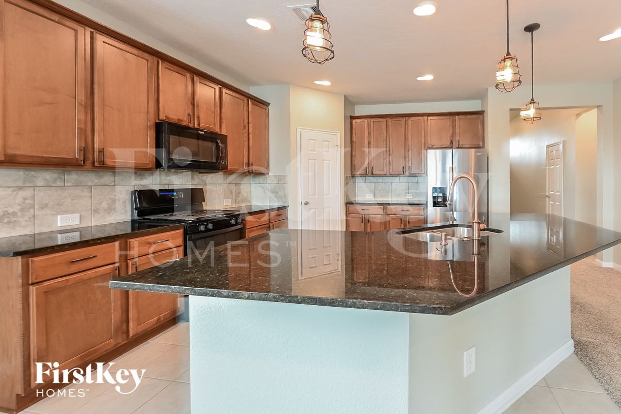 25322 Squire Knoll St - Photo 6 of 16