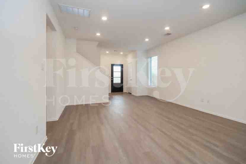 22669 Malvicino Dr - Photo 4 of 16