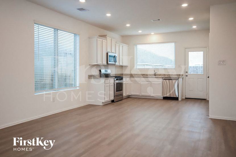 22669 Malvicino Dr - Photo 5 of 16