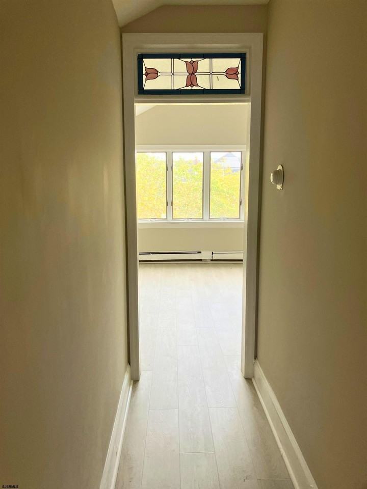 18 N Hillside Ave #3 - Photo 4 of 10