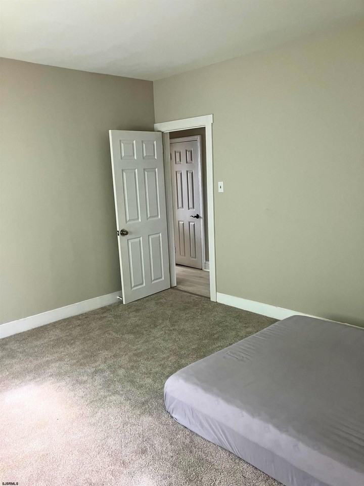 18 N Hillside Ave #3 - Photo 6 of 10