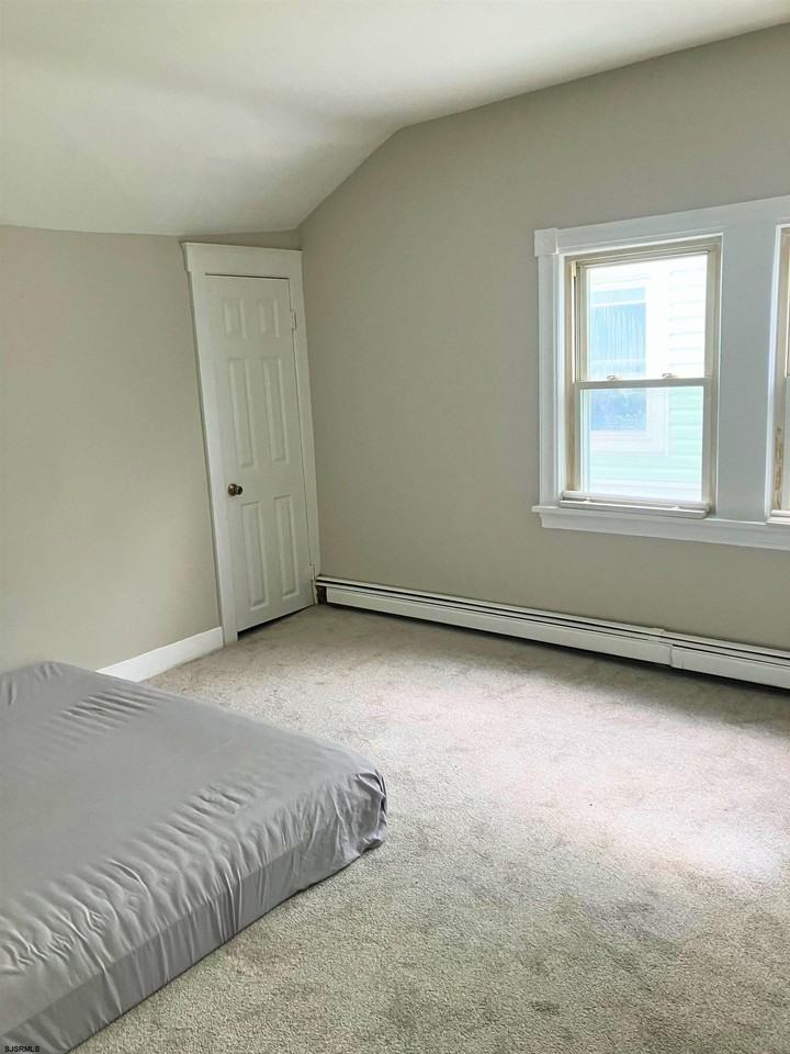 18 N Hillside Ave #3 - Photo 7 of 10