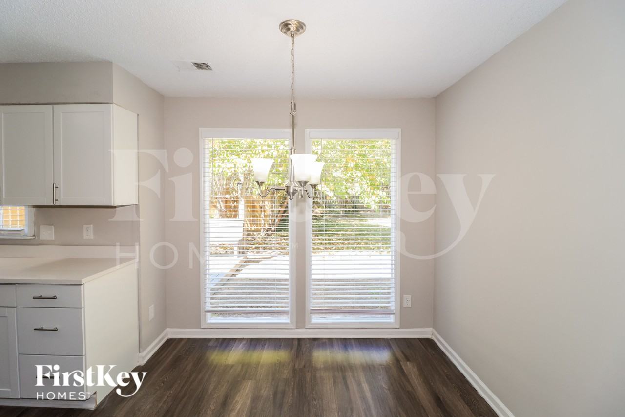 675 Tealwood Ln - Photo 6 of 15