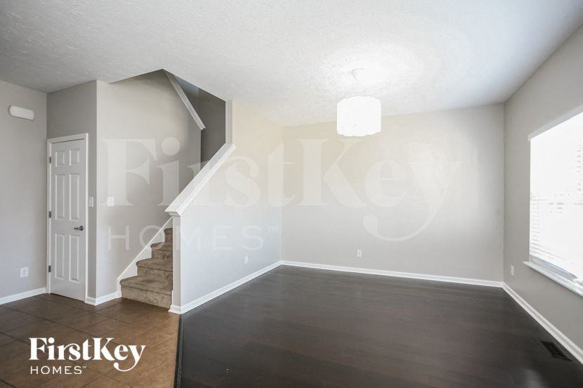 958 Kempson Ct - Photo 4 of 15