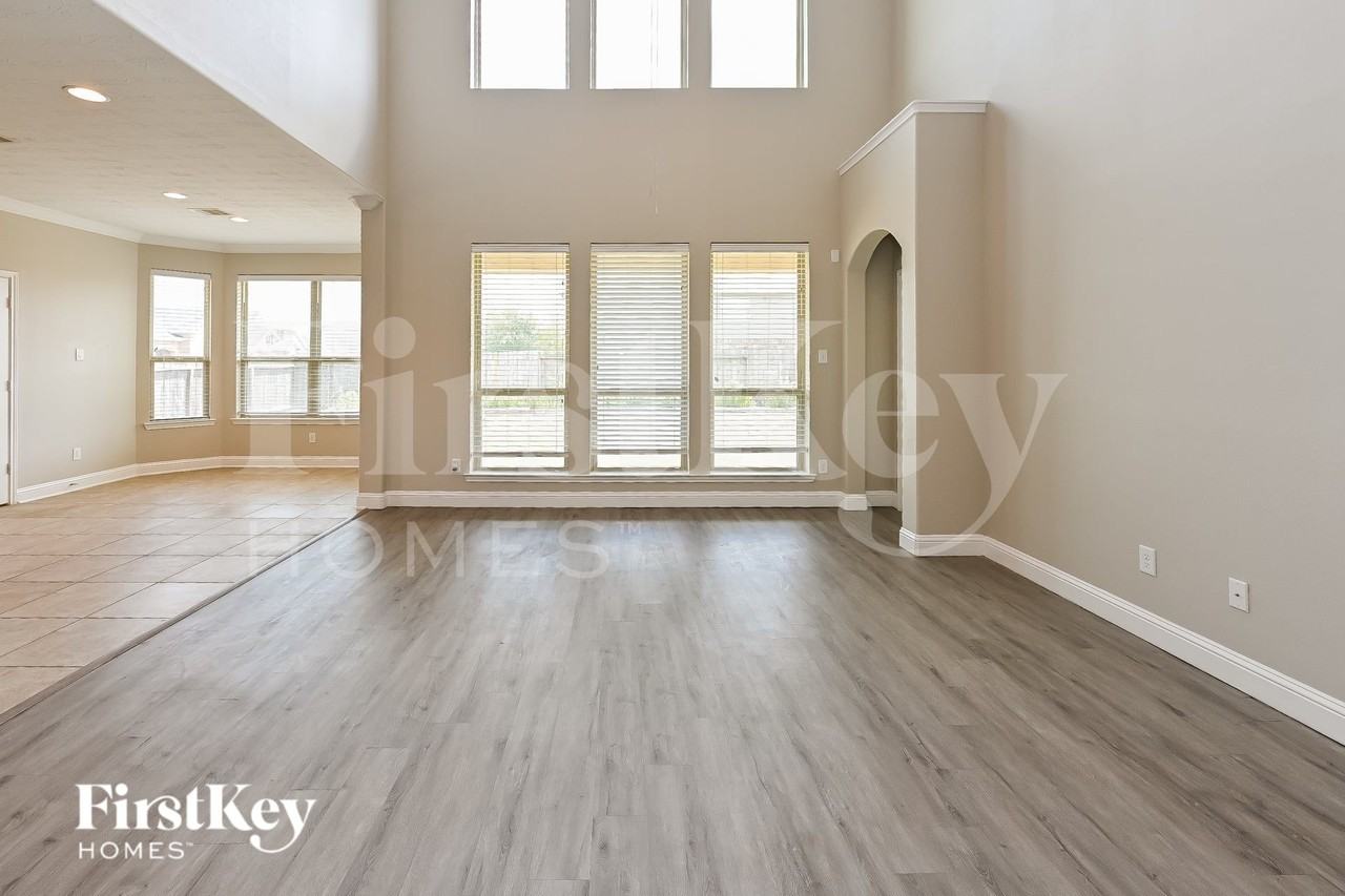 22303 Sheldonwood Ct - Photo 2 of 15