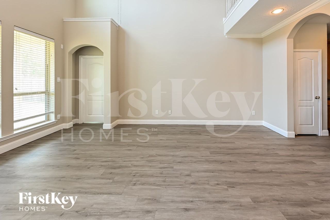 22303 Sheldonwood Ct - Photo 3 of 15