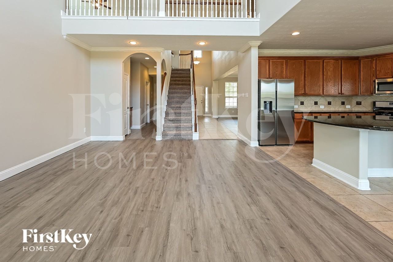 22303 Sheldonwood Ct - Photo 4 of 15