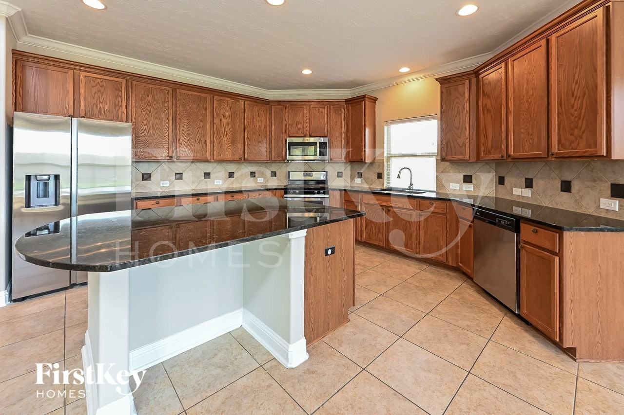 22303 Sheldonwood Ct - Photo 6 of 15