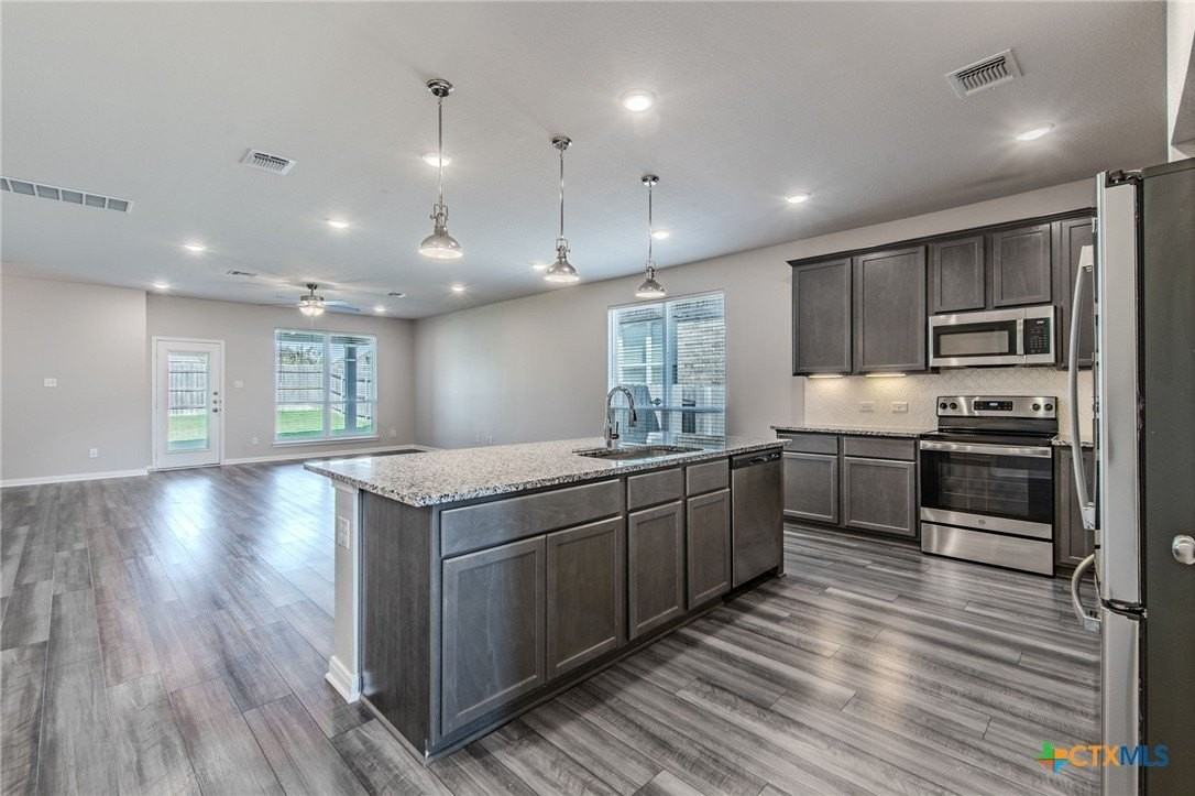 5072 Dickinson Loop - Photo 4 of 26