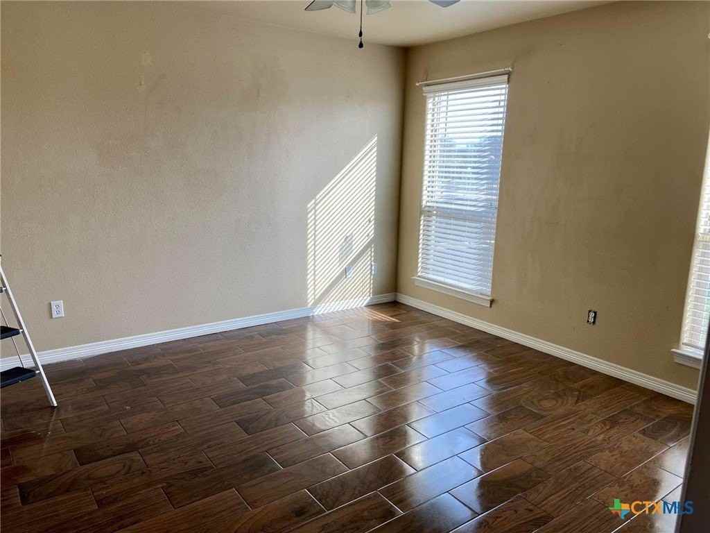 703 Marshall Dr - Photo 5 of 7