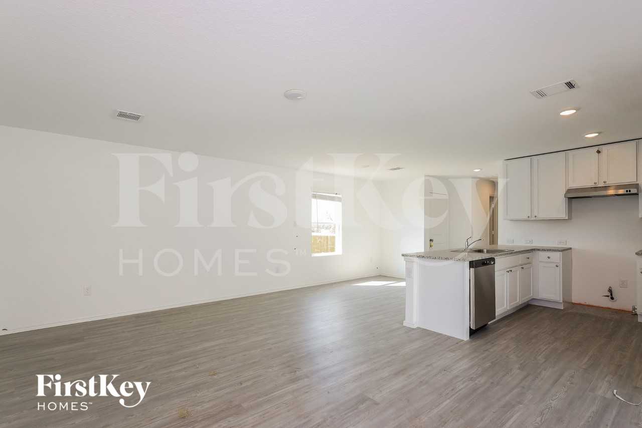 8219 Piedra Medina - Photo 4 of 15
