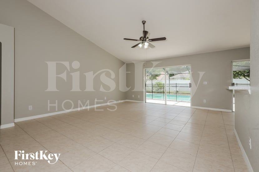 1724 Loriana St - Photo 3 of 15