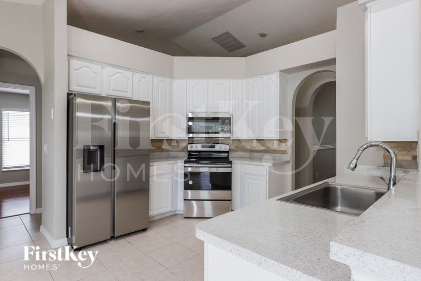 1724 Loriana St - Photo 5 of 15
