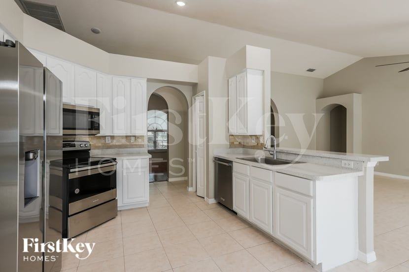 1724 Loriana St - Photo 6 of 15