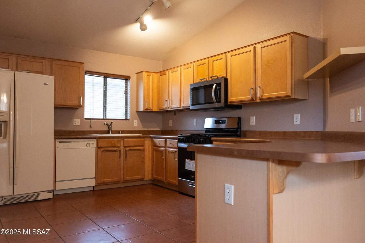 13163 E Mineta Ridge Dr - Photo 3 of 33