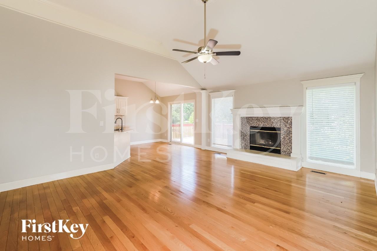 13400 Sycamore Dr - Photo 3 of 16
