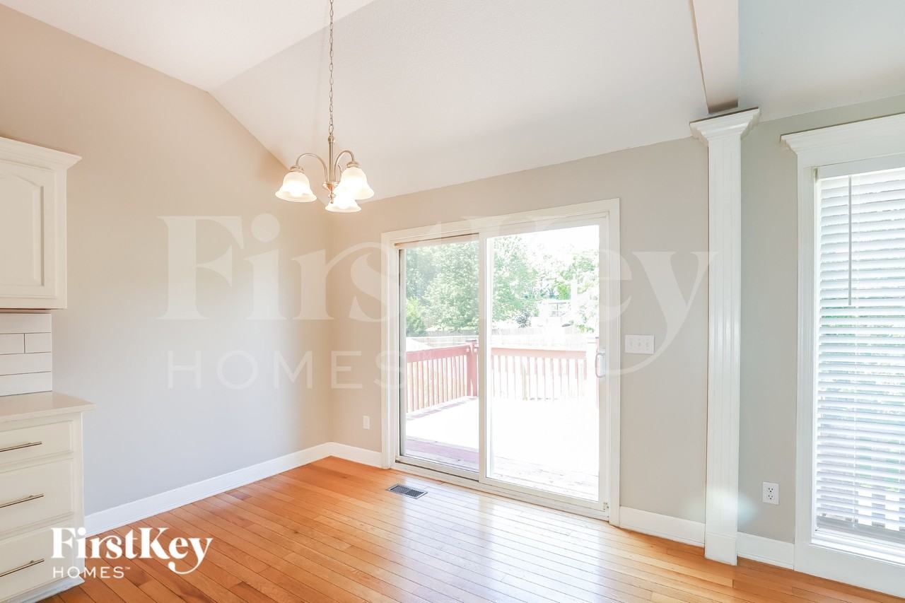 13400 Sycamore Dr - Photo 6 of 16