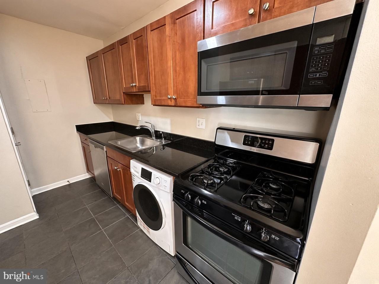 3103 Naylor Rd Se #203 - Photo 6 of 12