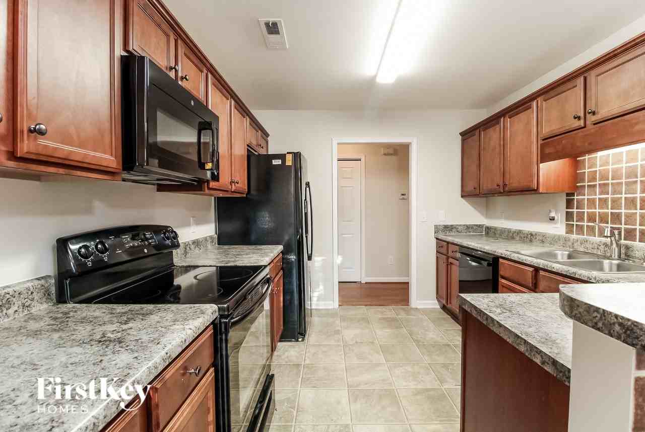 4526 Woodway Dr - Photo 4 of 15