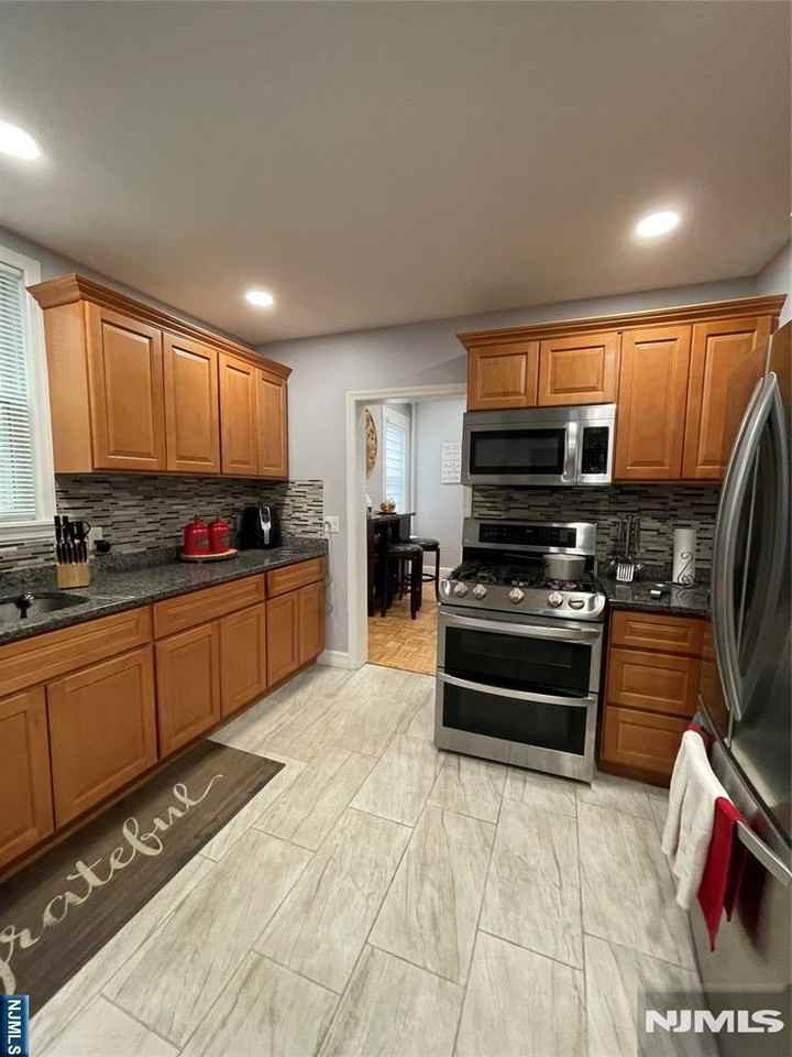 107 Kipp Ave - Photo 7 of 10