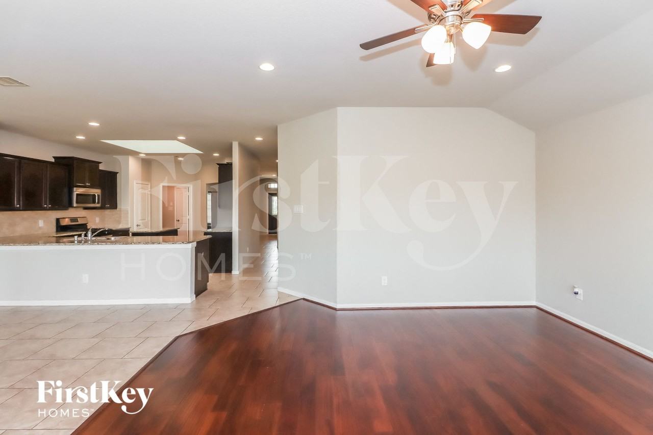 3035 Darlington Ct - Photo 4 of 16