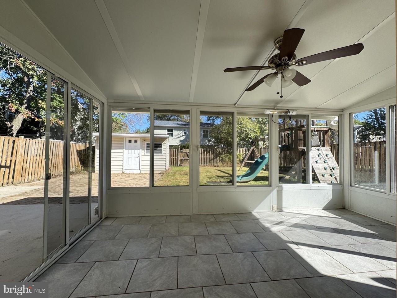 2320 Weymouth Ln - Photo 7 of 16